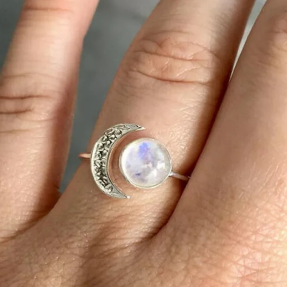 Jewelry - 🌙 Half Moon Ring